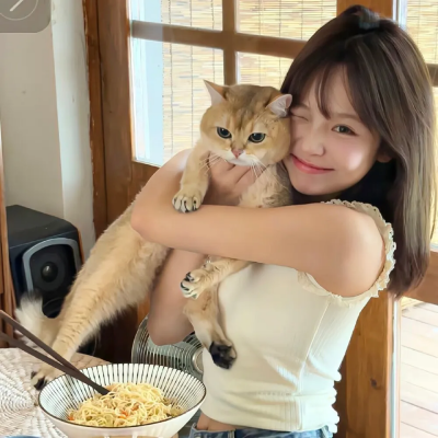 闪婚豪门，大佬竟是我自己